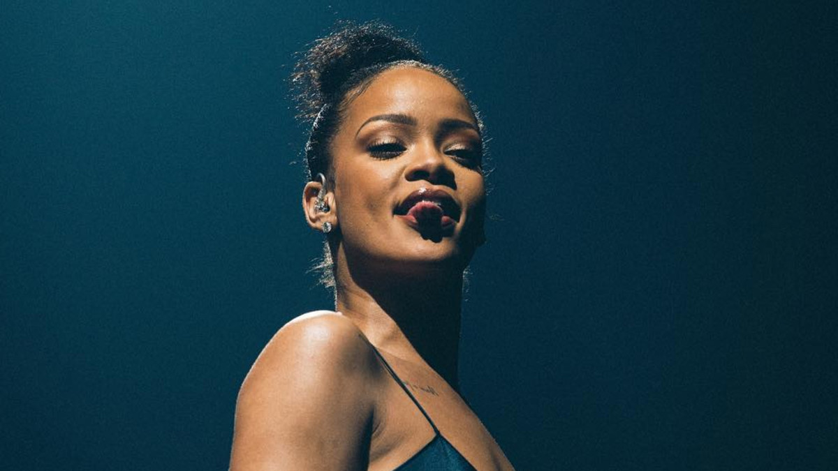Rihanna, 2016