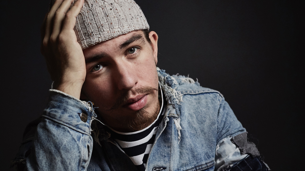 “People Love to be Surprised”: An Interview with rhêtorík